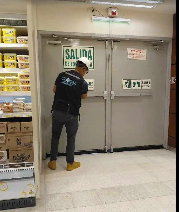 Verificación de luces de emergencia y señalización